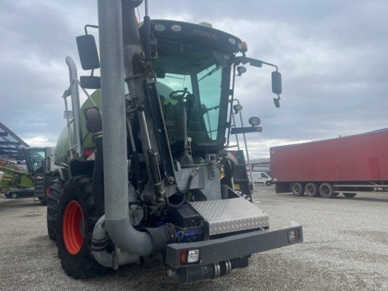 Claas Xerion 3300 Saddle Trac mit SGT Leistungshydra
