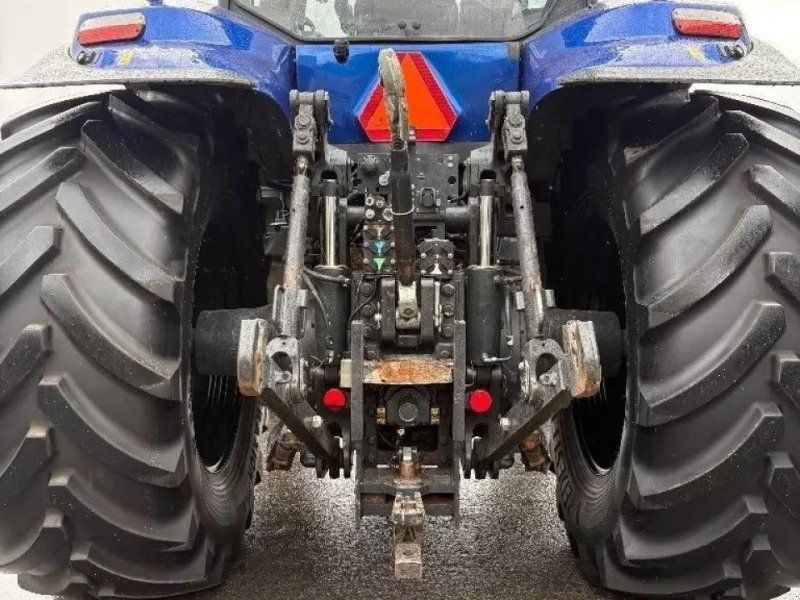 New Holland t8.435