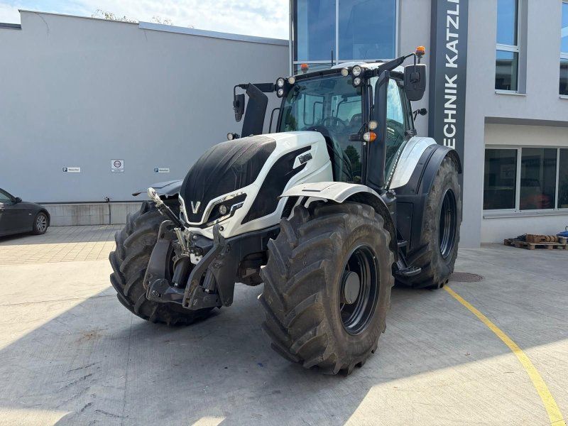 Valtra T235
