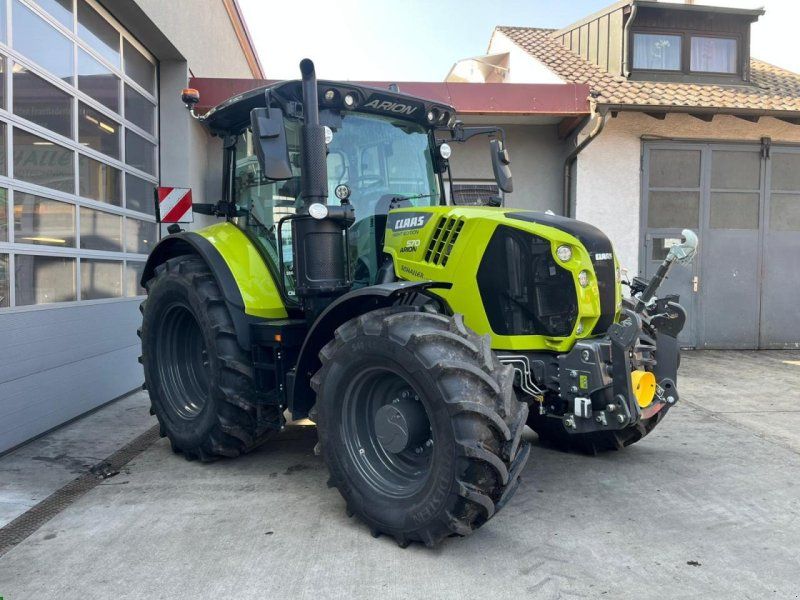 Claas Arion 570, Sondermodell *Night-Edition*, Vorführmaschine Vollaus
