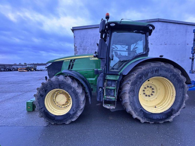 John Deere 7270R E23