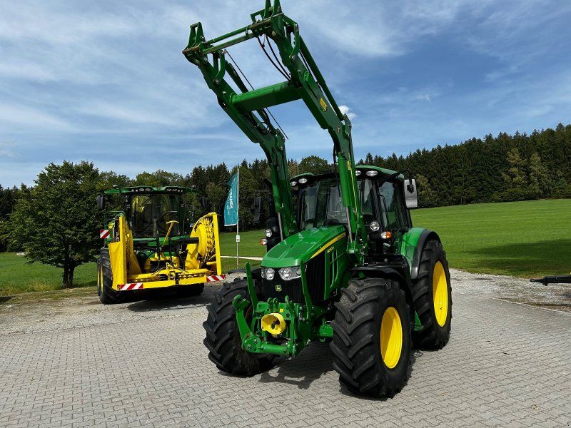 John Deere 6090M