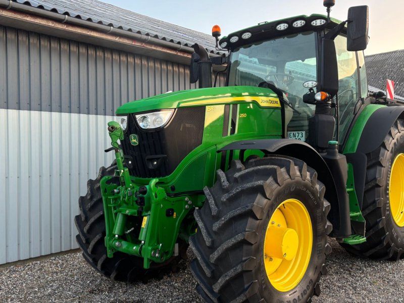 John Deere 6R250 AutoTrac og Sektionskontrol