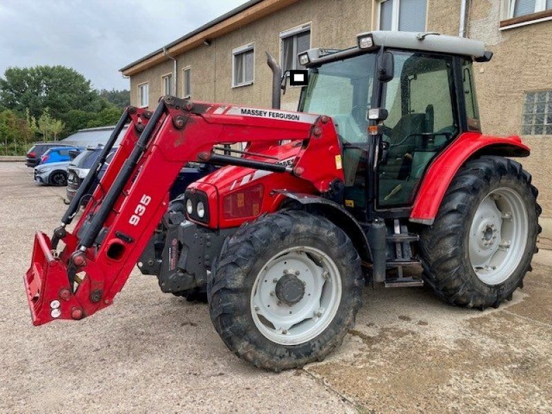 Massey Ferguson 5435