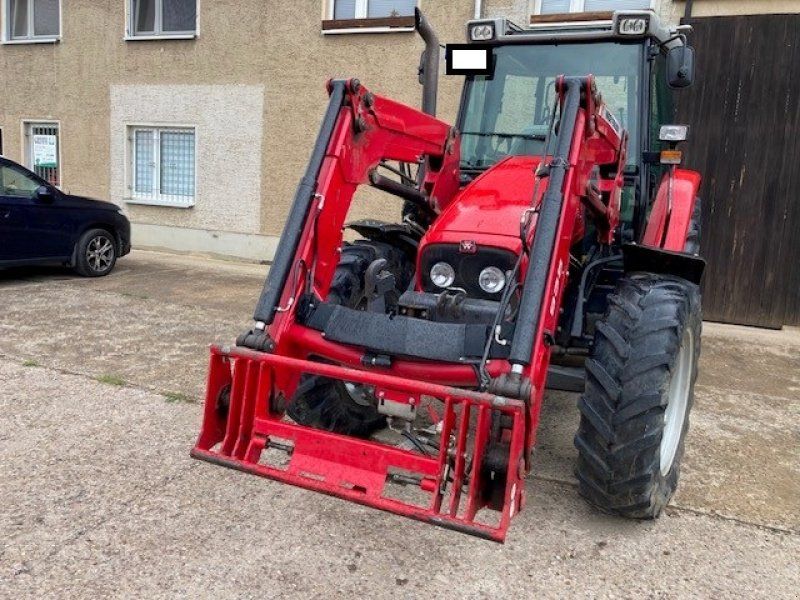 Massey Ferguson 5435
