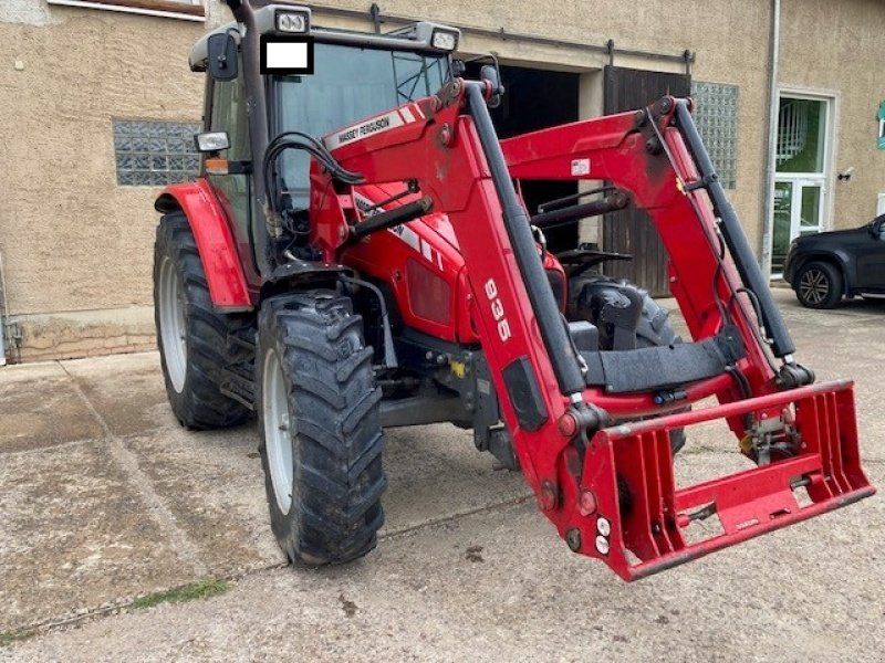 Massey Ferguson 5435