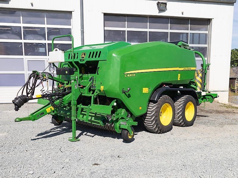 John Deere C441R