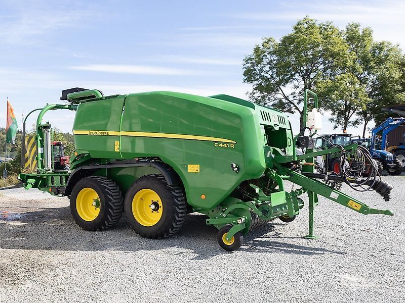 John Deere C441R