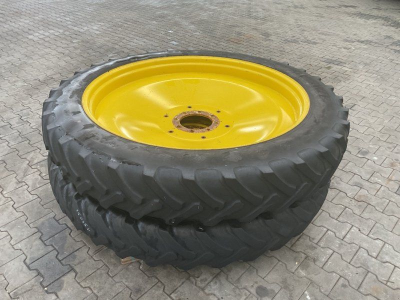 Alliance 300/95R52