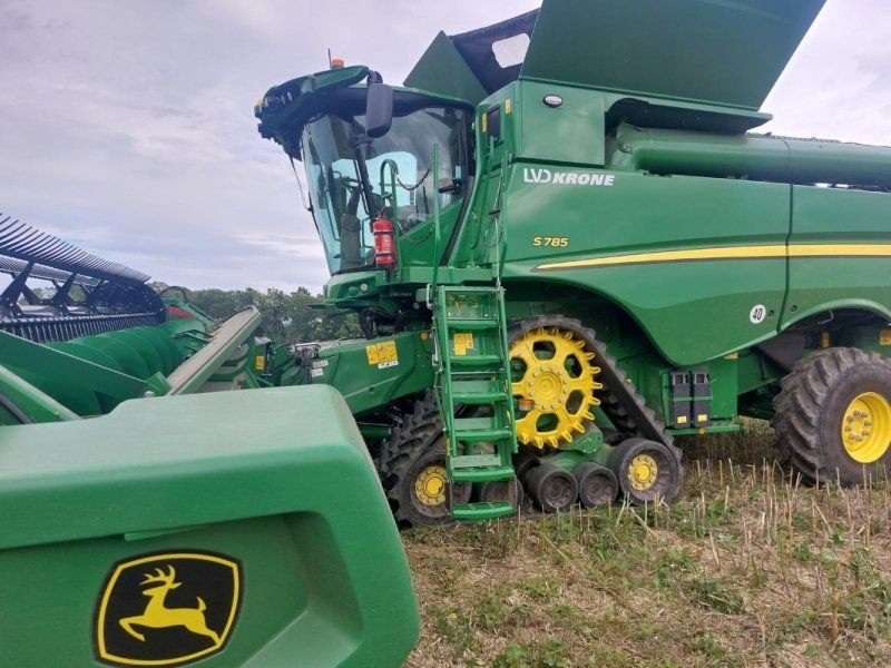 John Deere S785