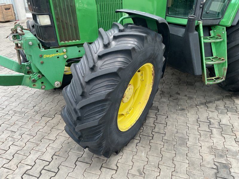 John Deere 6800