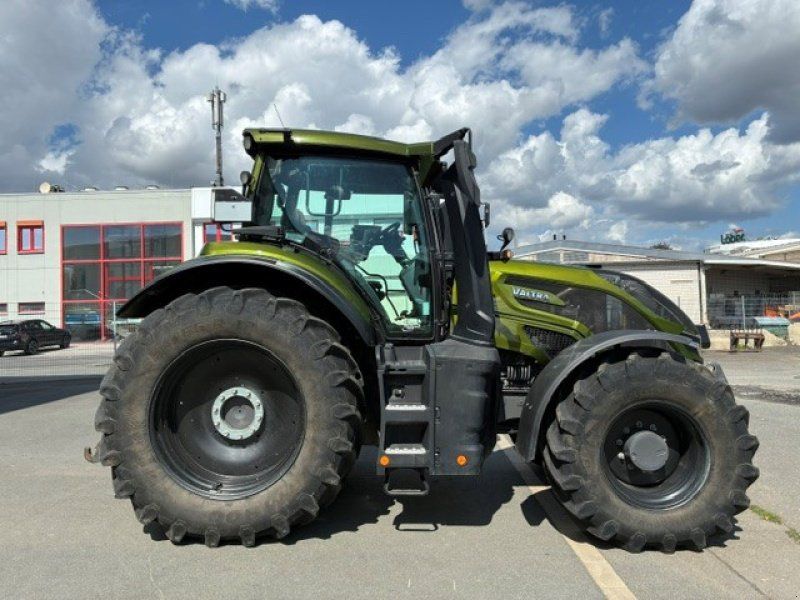 Valtra Q245