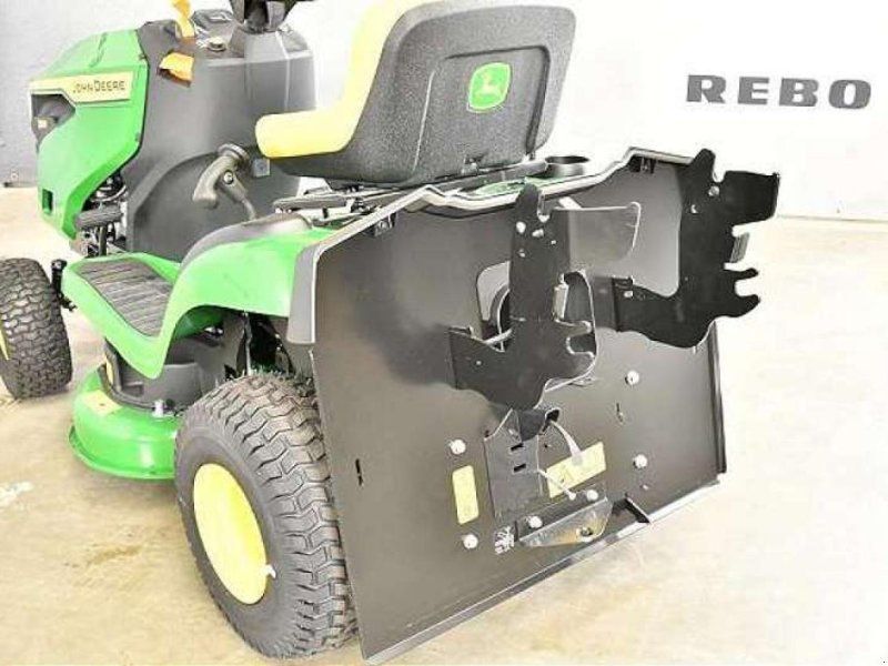 John Deere X117R RASEN