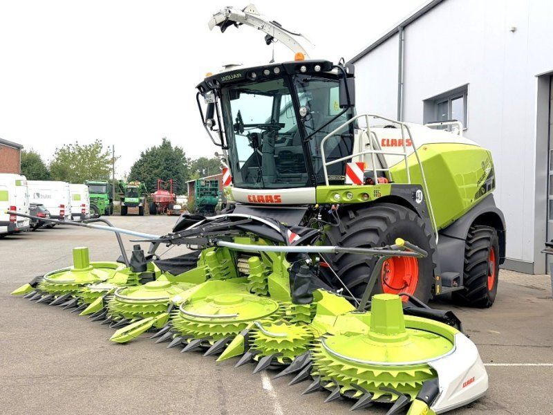 Claas Jaguar 950 mit Orbis 750 Vorführmaschine