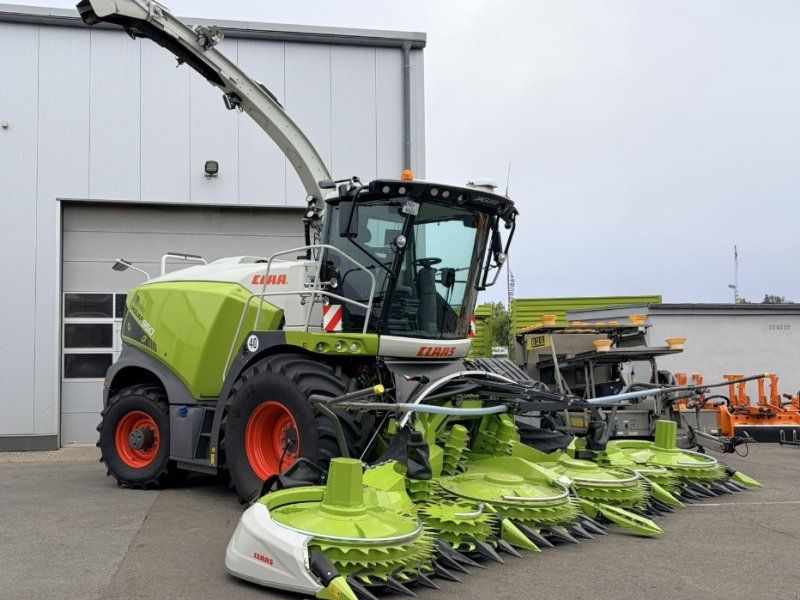 Claas Jaguar 950 mit Orbis 750 Vorführmaschine