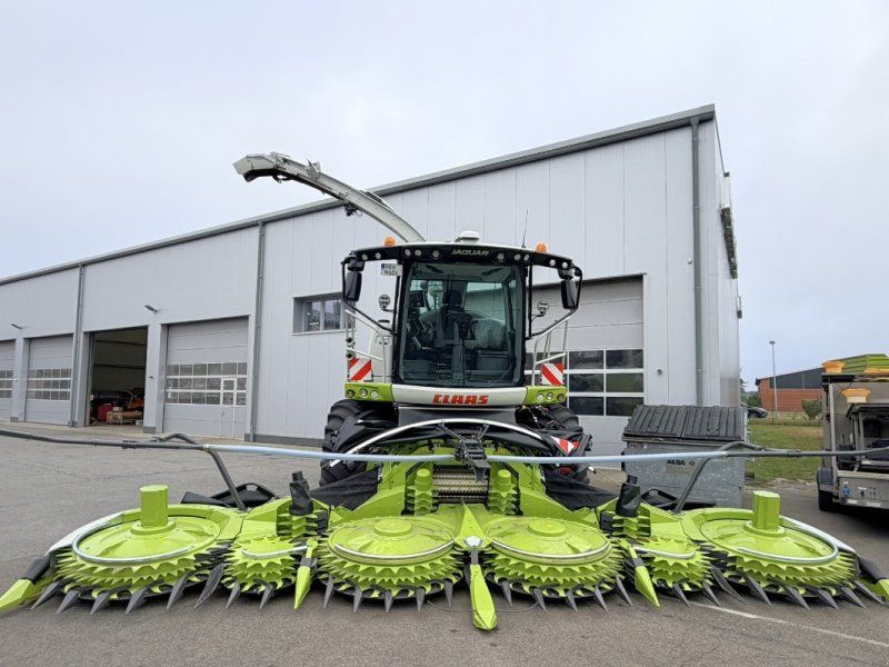 Claas Jaguar 950 mit Orbis 750 Vorführmaschine
