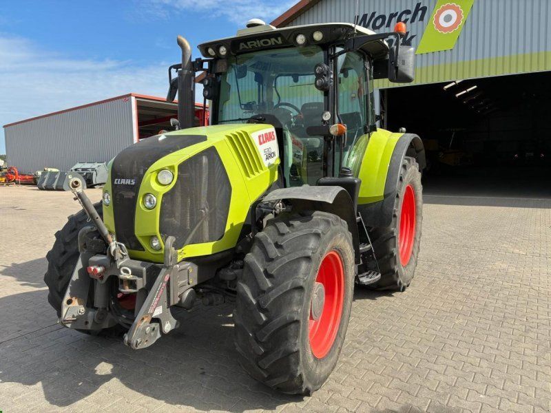 Claas Arion 530