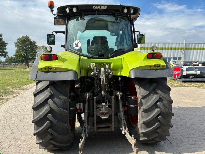 Claas Arion 530