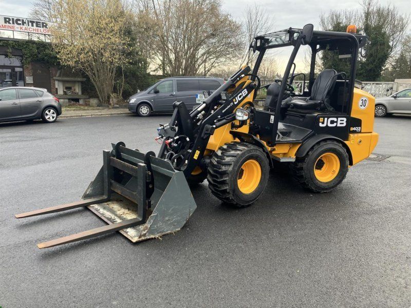 JCB 403 AGRI Plus