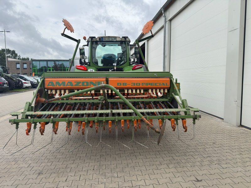 Amazone Rüttelegge RE 30 + D8-30 Spezial