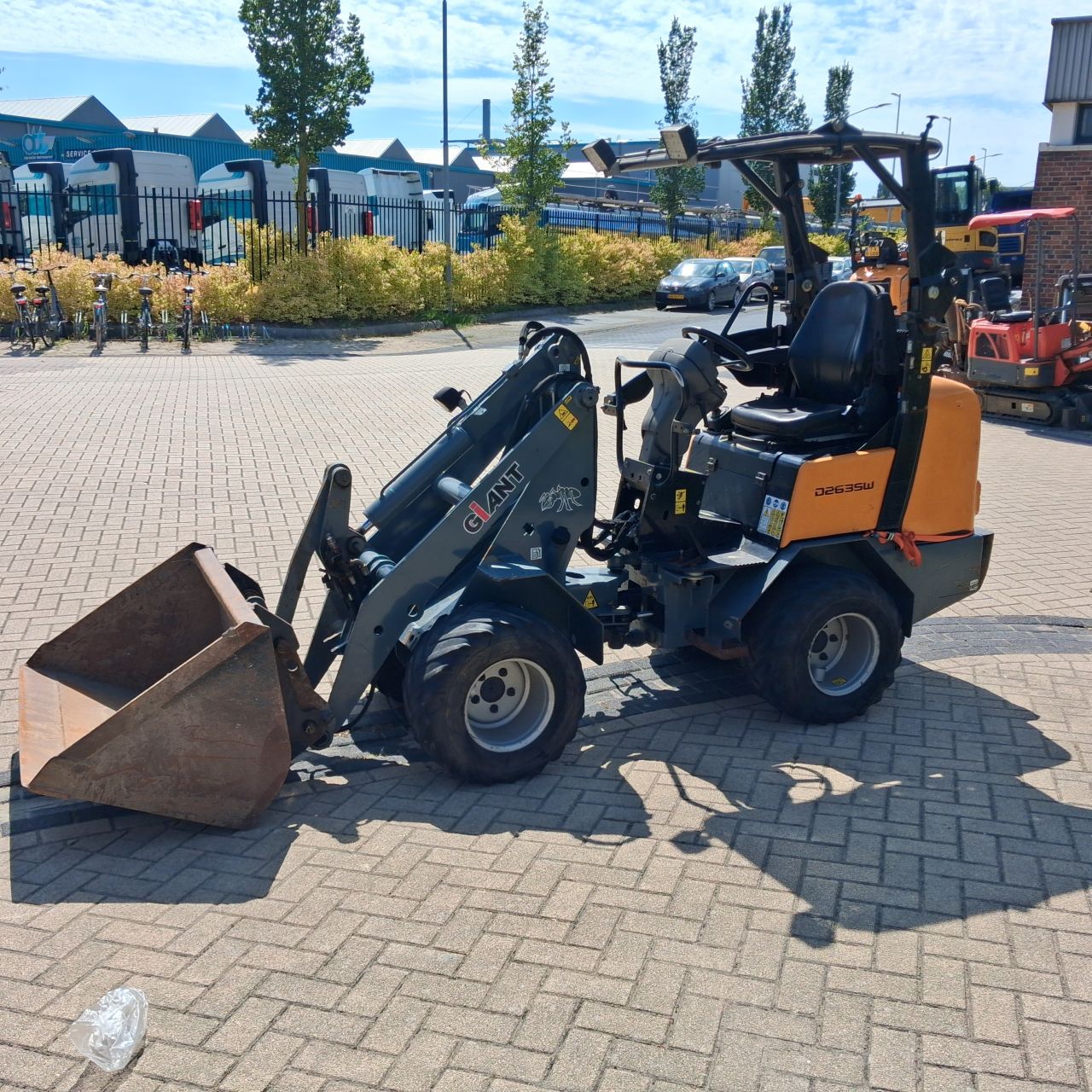 Giant D263 SW Minishovel