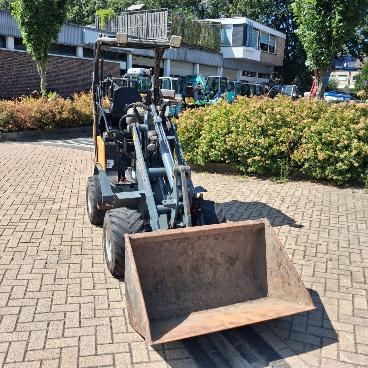 Giant D263 SW Minishovel