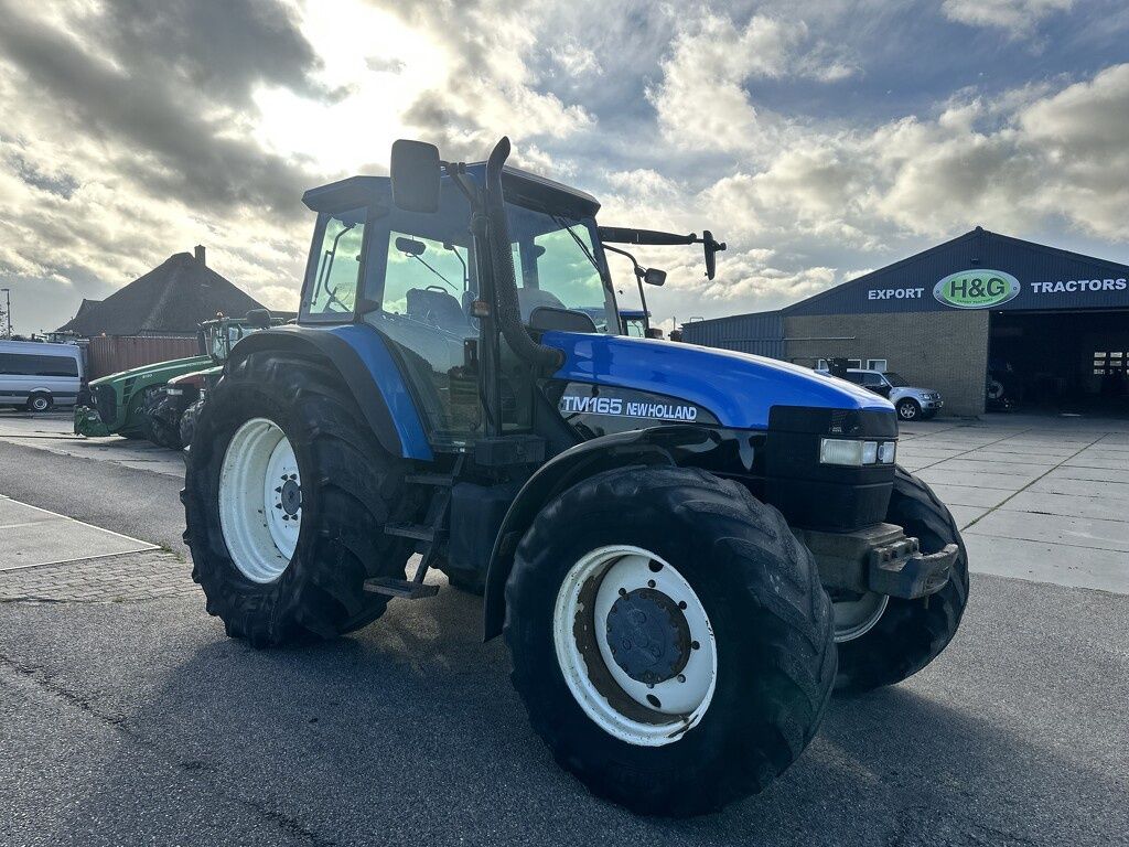 New Holland TM 165