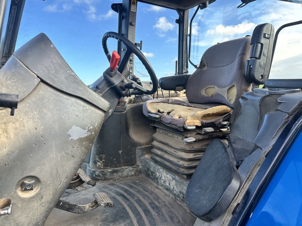 New Holland TM 165