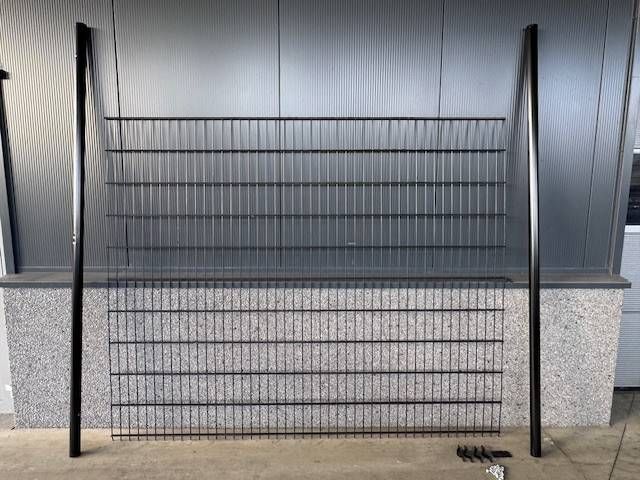 Batch of Double Bar Mesh Fencing 10 pieces New