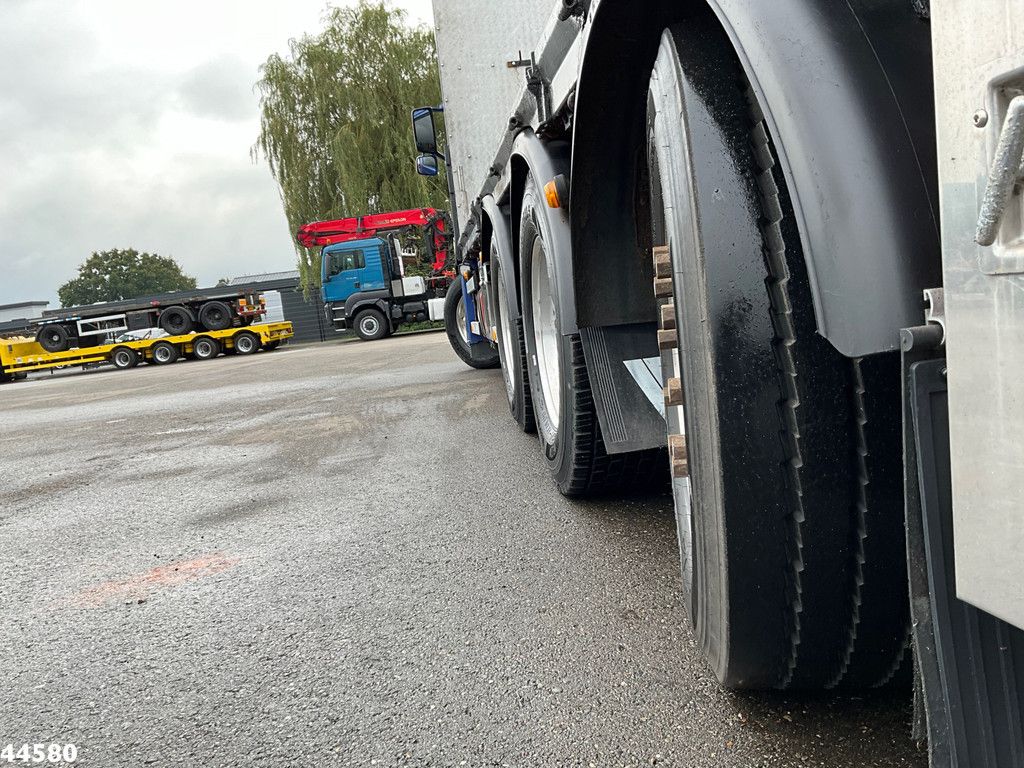 Volvo FH 520 8x4 Euro 5 Hiab 24 Tonmeter laadkraan + Fly-jib