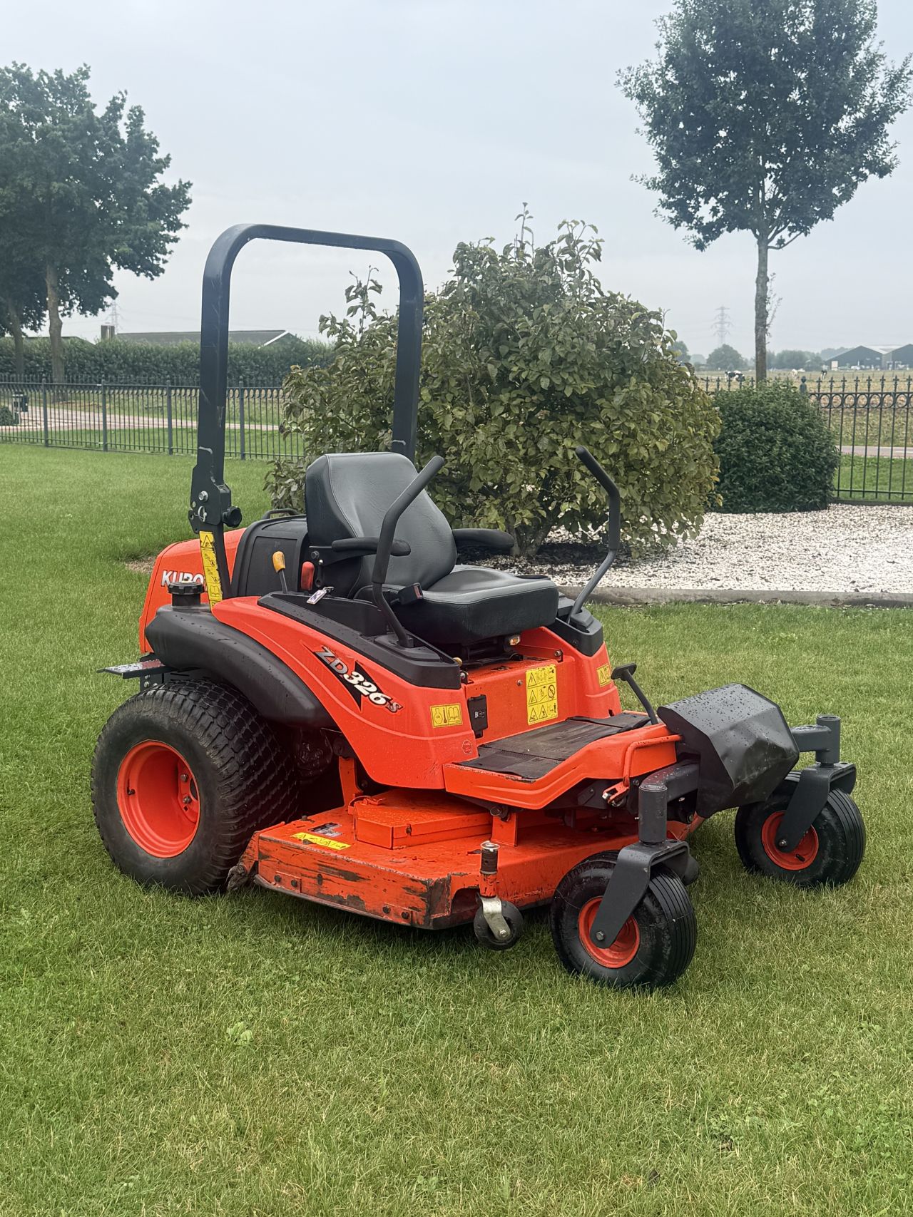 Kubota ZD326S Zero Turn Diesel Maaier – 25 PK – 152 cm