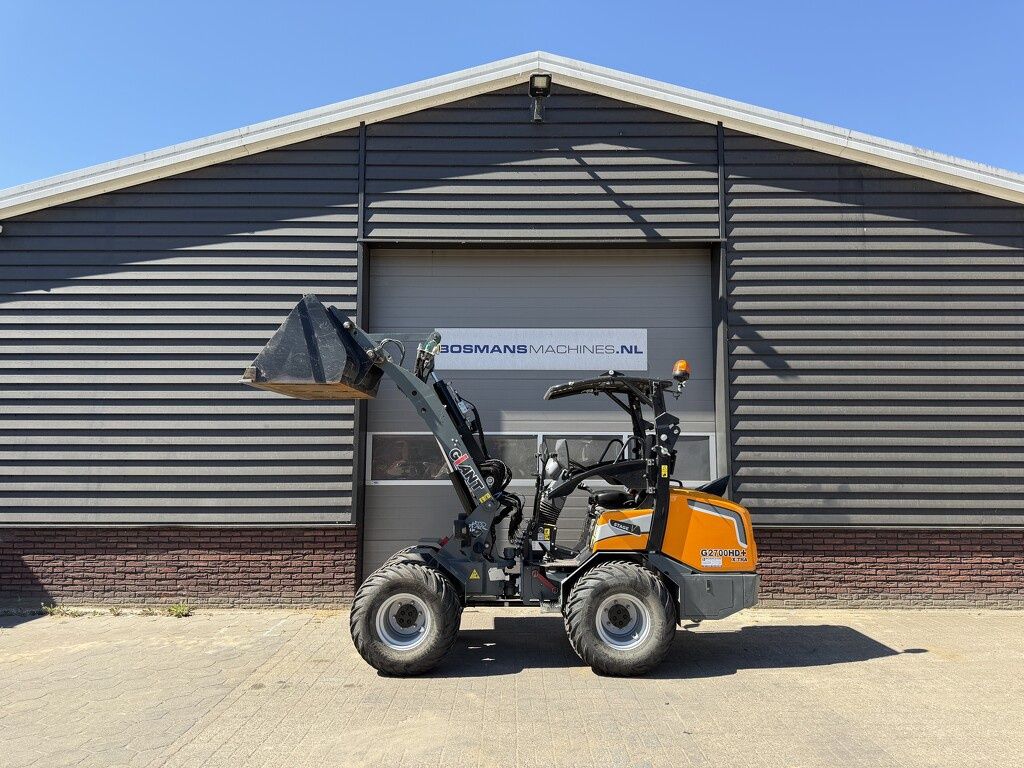 Giant G2700 X-TRA HD+ minishovel / kniklader 2024 350 uur