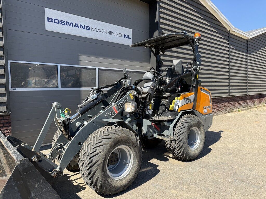 Giant G2700 X-TRA HD+ minishovel / kniklader 2024 350 uur