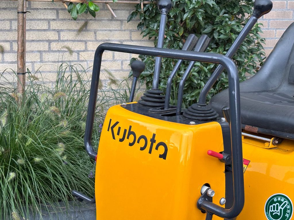 Kubota Gebruikte minigraver k-800 3cil. verstelbare rupsen