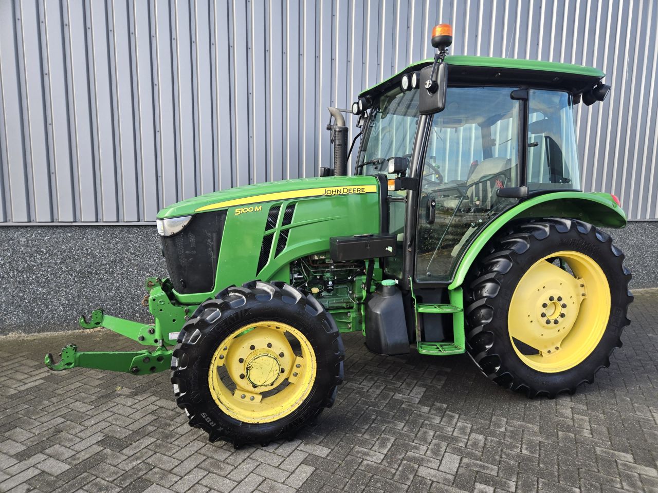 2015 John Deere 5100 M airco front hef en aftakas 40KMH 100 PK