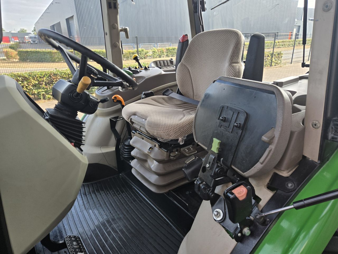2015 John Deere 5100 M airco front hef en aftakas 40KMH 100 PK
