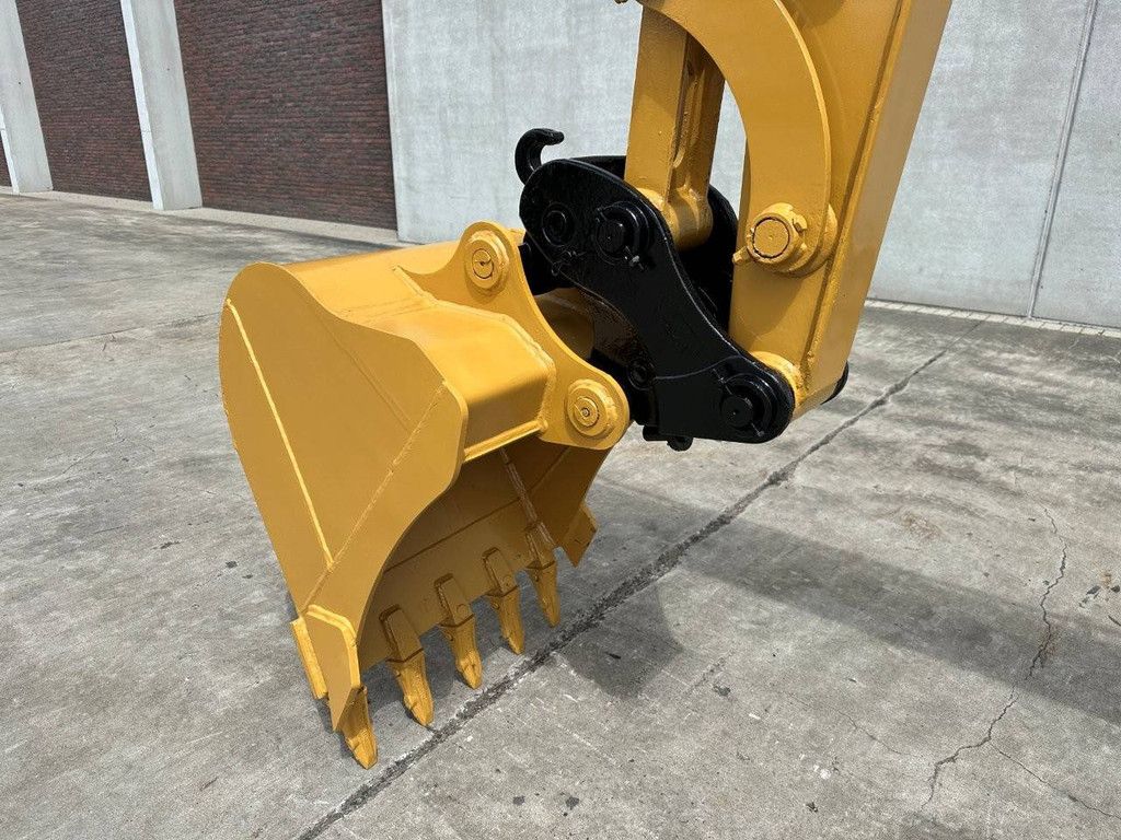 Raupenbagger Caterpillar 305.5E2 Diesel 2017