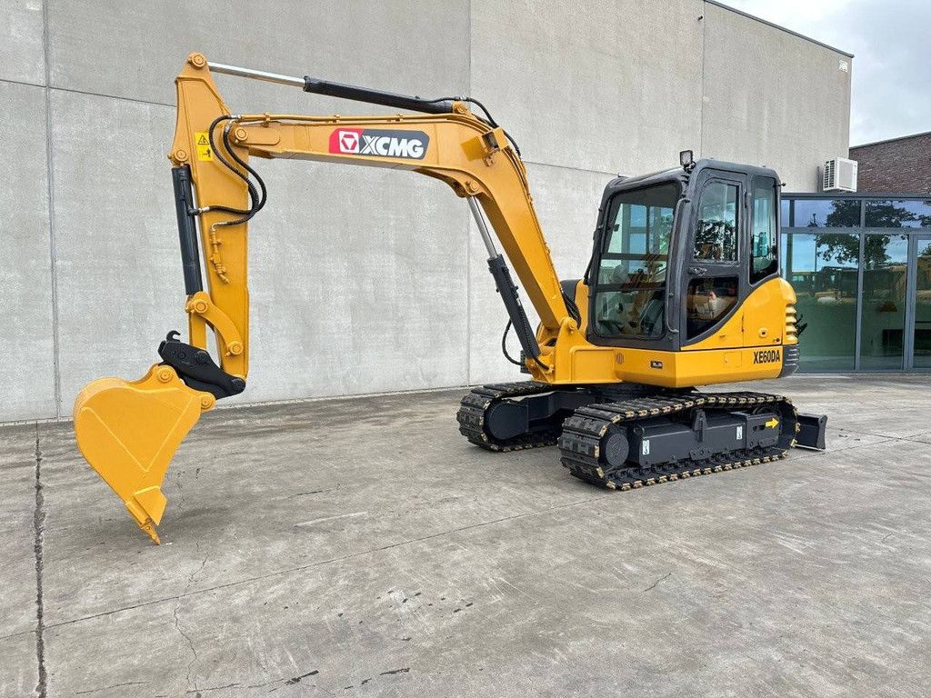 Rupsgraafmachine XCMG XE60DA Diesel 2020