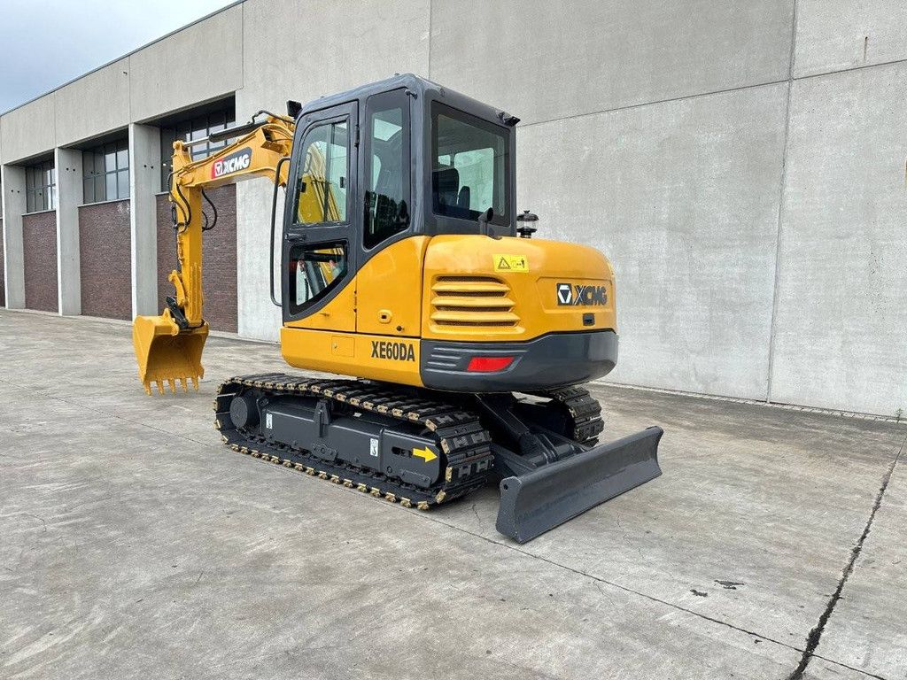 Rupsgraafmachine XCMG XE60DA Diesel 2020