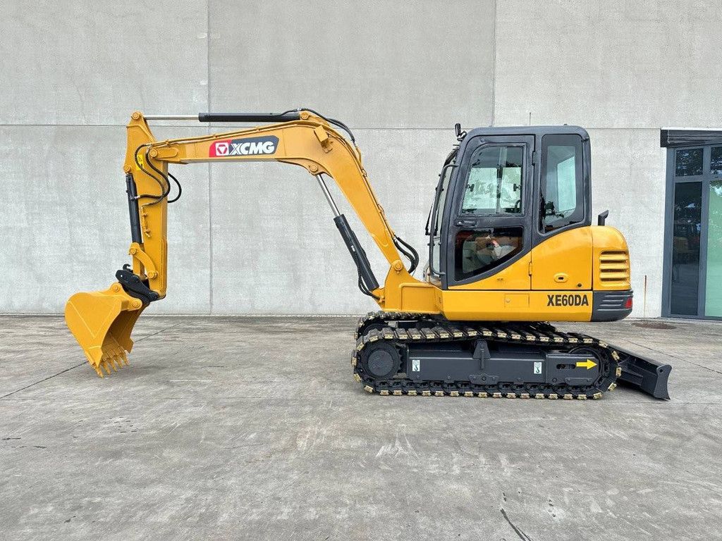 Rupsgraafmachine XCMG XE60DA Diesel 2020