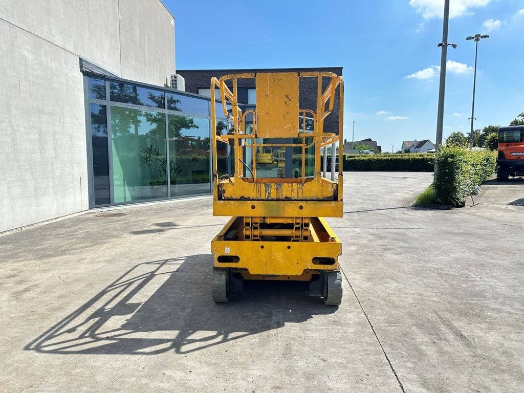 Scissor lift Haulotte Compact 8 Electric 2006