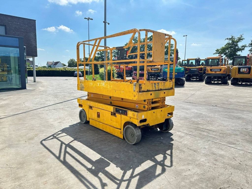 Scissor lift Haulotte Compact 8 Electric 2006