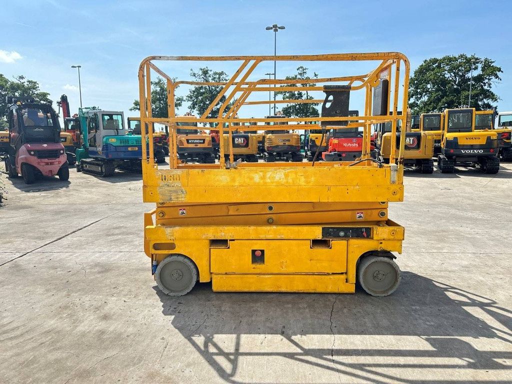 Scissor lift Haulotte Compact 8 Electric 2006