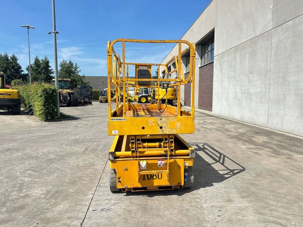 Scissor lift Haulotte Compact 8 Electric 2006