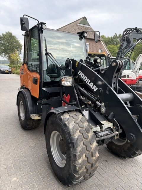 Giant Doosan / Develon G5000 DL80