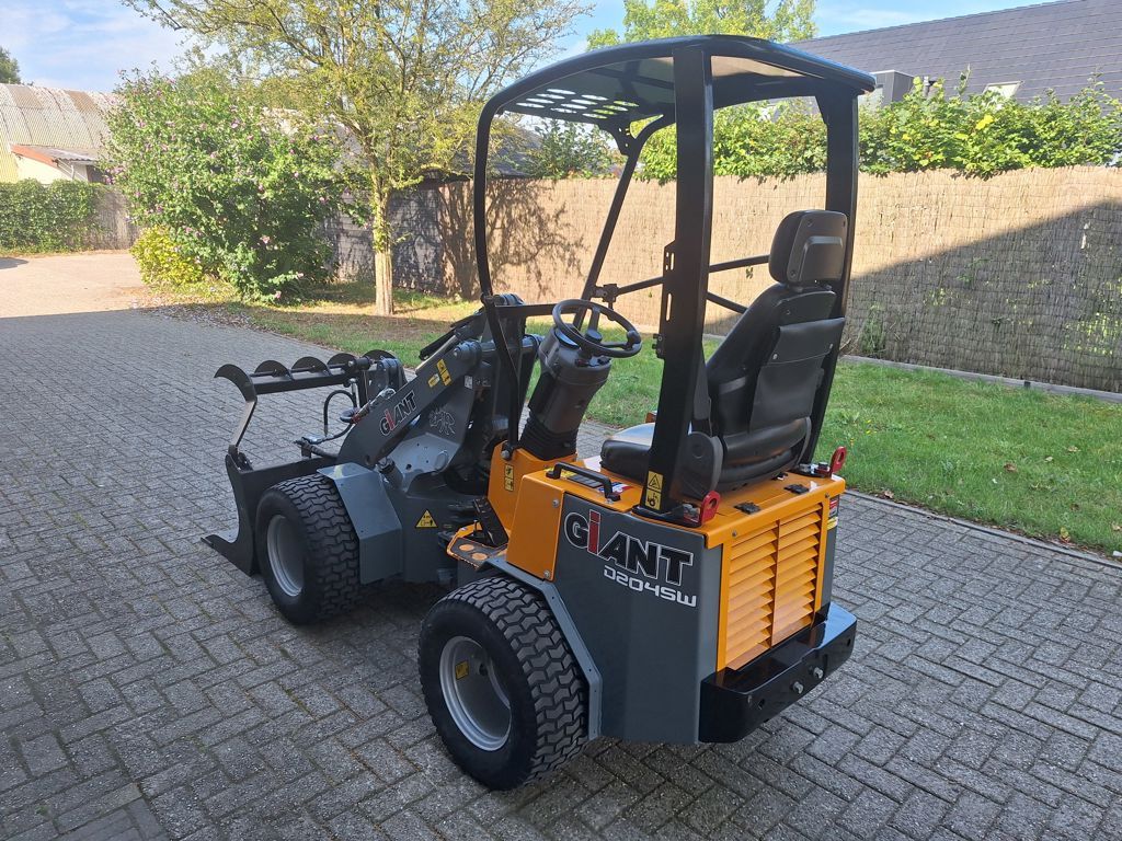 Giant D204SW