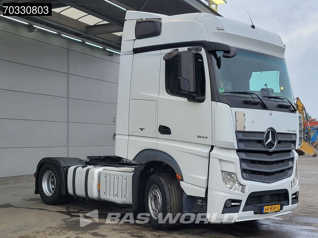 Mercedes Actros 1843 4X2 BigSpace NL-Truck Retarder 2x Tanks