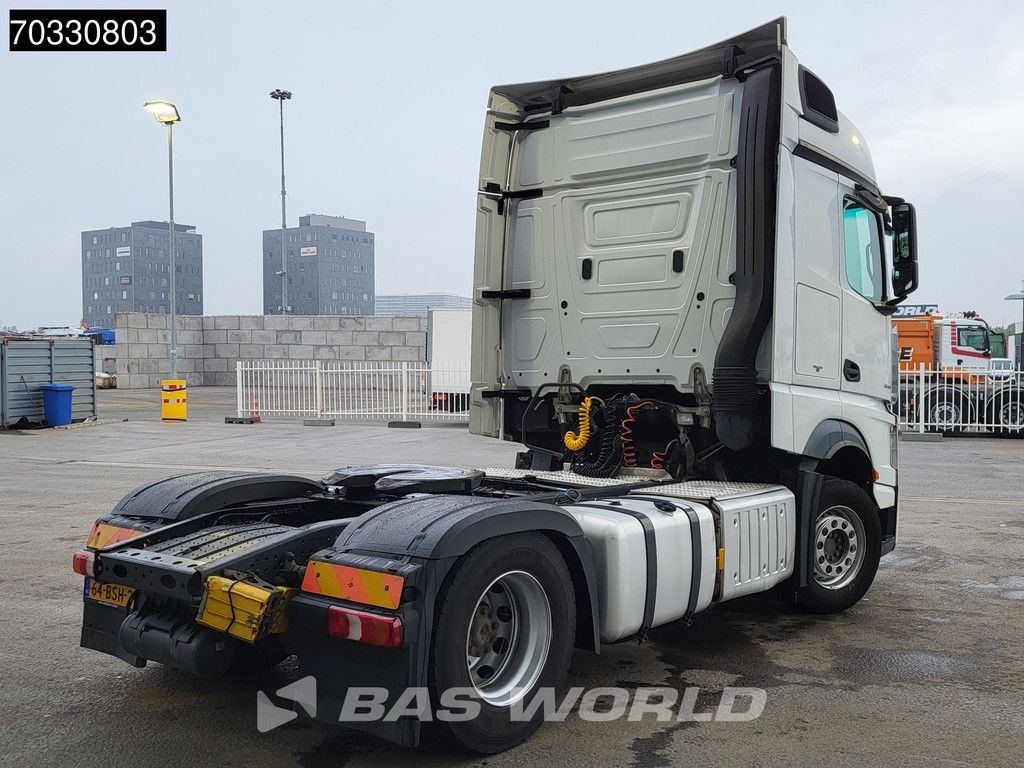 Mercedes Actros 1843 4X2 BigSpace NL-Truck Retarder 2x Tanks
