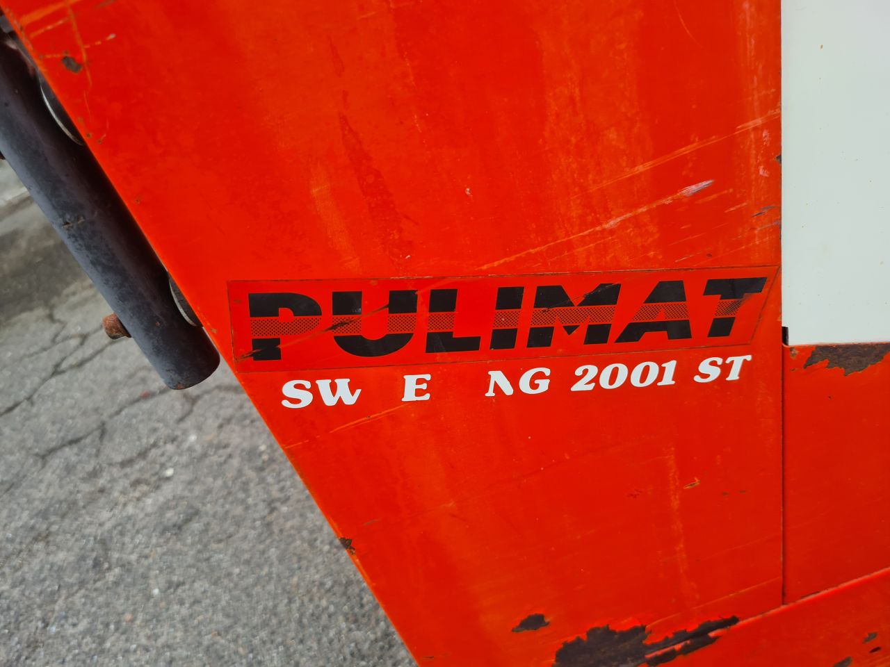 Pulimat sweeping 2001 st veegmachine met opvangbak Honda motor.