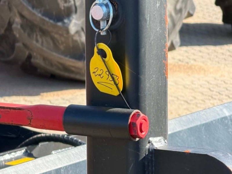 MO Implements Storballegrab 2m fast bund (Volvo BM)